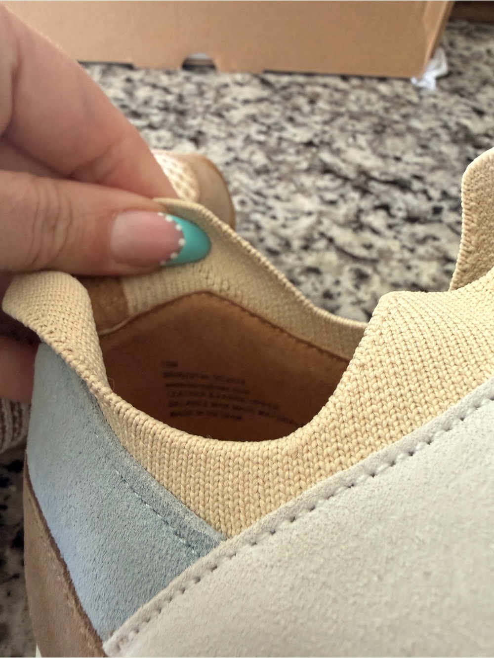 Brand New Born Women’s 10 Take Comfort Sneaker - Picture 8 of 10